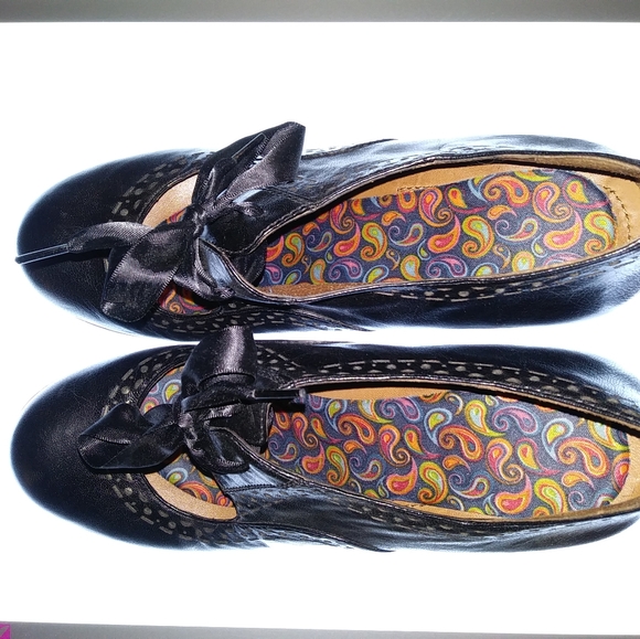 Vintage Black Leather Naya Jada Pumps - Picture 2 of 8